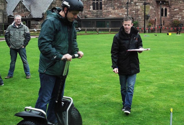  Aprendiendo a usar un segway
